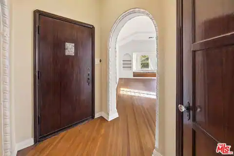 166 N Arnaz Dr, Beverly Hills, CA 90211 — photo 10