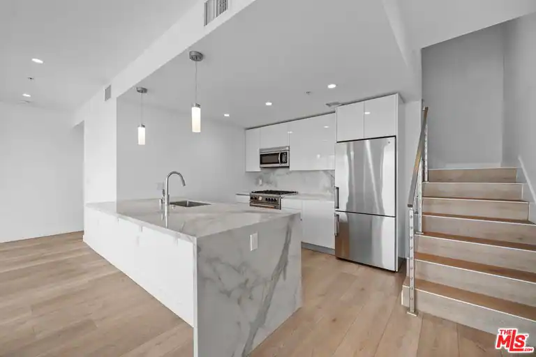 957 Figueroa Ter #307, Los Angeles, CA 90012