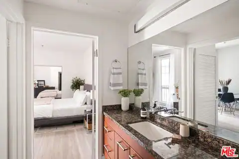 585 N Rossmore Ave #506, Los Angeles, CA 90004 — photo 7