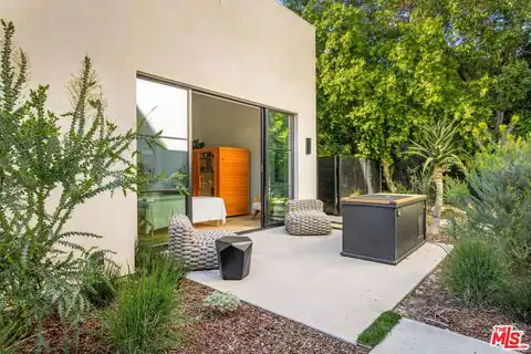9951 Liebe Dr, Beverly Hills, CA 90210 — photo 31