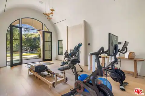 9951 Liebe Dr, Beverly Hills, CA 90210 — photo 34
