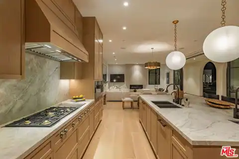 9951 Liebe Dr, Beverly Hills, CA 90210 — photo 43