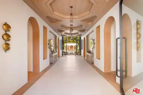 9951 Liebe Dr, Beverly Hills, CA 90210 — photo 7
