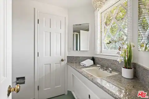 2317 Kimridge Rd, Los Angeles, CA 90210 — photo 14