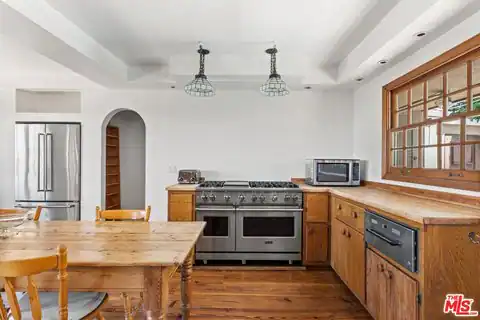 2317 Kimridge Rd, Los Angeles, CA 90210 — photo 21
