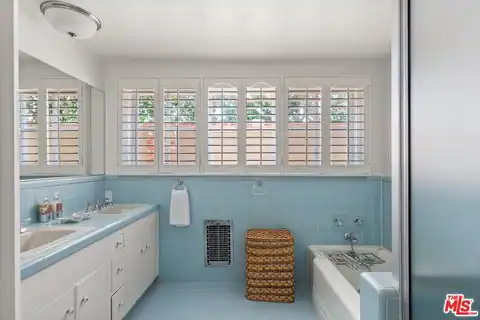 2317 Kimridge Rd, Los Angeles, CA 90210 — photo 29