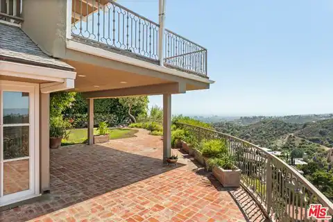 2317 Kimridge Rd, Los Angeles, CA 90210 — photo 36