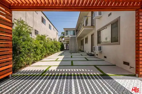1553 S Saltair Ave #102, Los Angeles, CA 90025 — photo 9