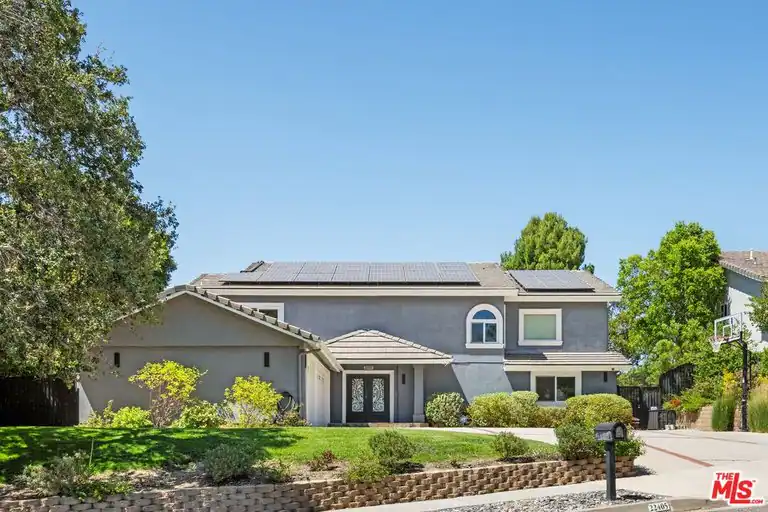 22405 Calipatria Dr, Calabasas, CA 91302