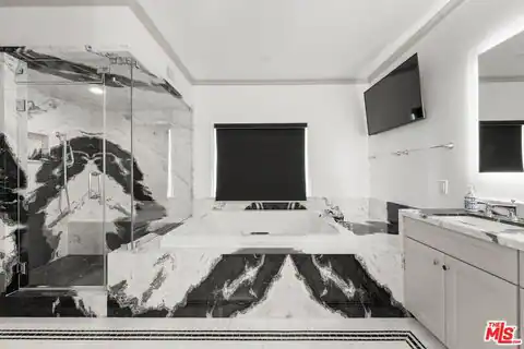 22405 Calipatria Dr, Calabasas, CA 91302 — photo 18