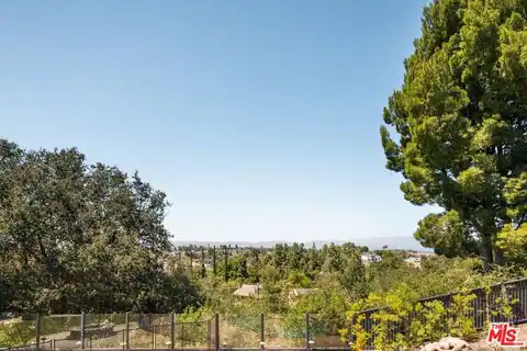 22405 Calipatria Dr, Calabasas, CA 91302 — photo 37