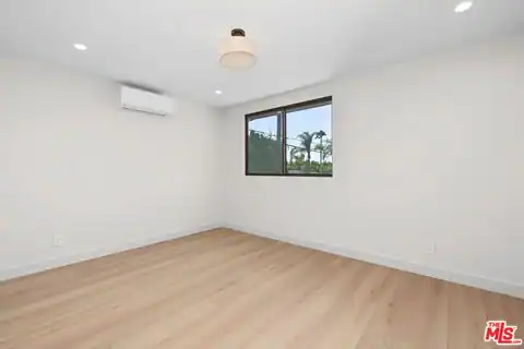 5841 Whitworth Dr, Los Angeles, CA 90019 — photo 16
