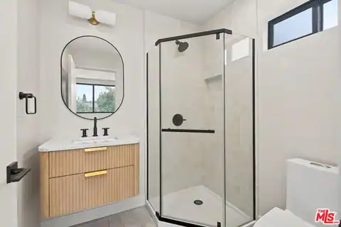 5841 Whitworth Dr, Los Angeles, CA 90019 — photo 18