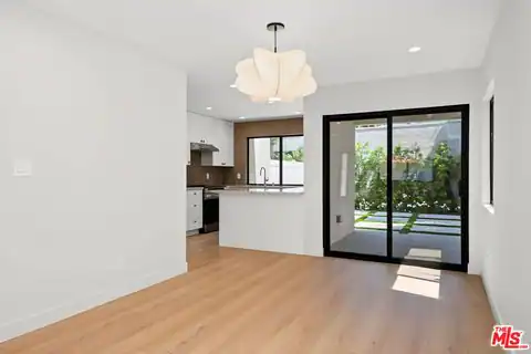 5841 Whitworth Dr, Los Angeles, CA 90019 — photo 23