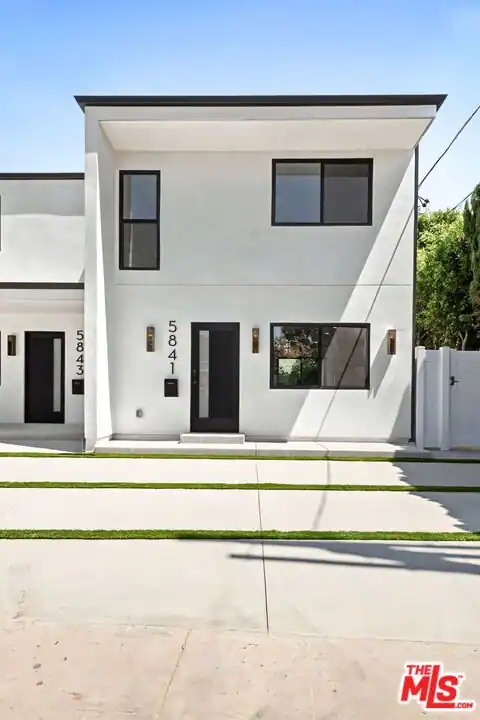 5841 Whitworth Dr, Los Angeles, CA 90019 — photo 28