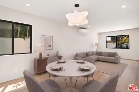 5841 Whitworth Dr, Los Angeles, CA 90019 — photo 4