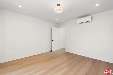 5843 Whitworth Dr, Los Angeles, CA 90019 — photo 12