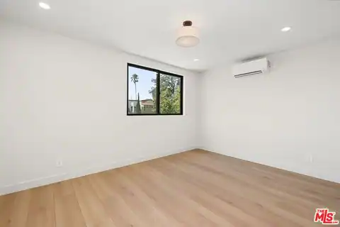 5843 Whitworth Dr, Los Angeles, CA 90019 — photo 16