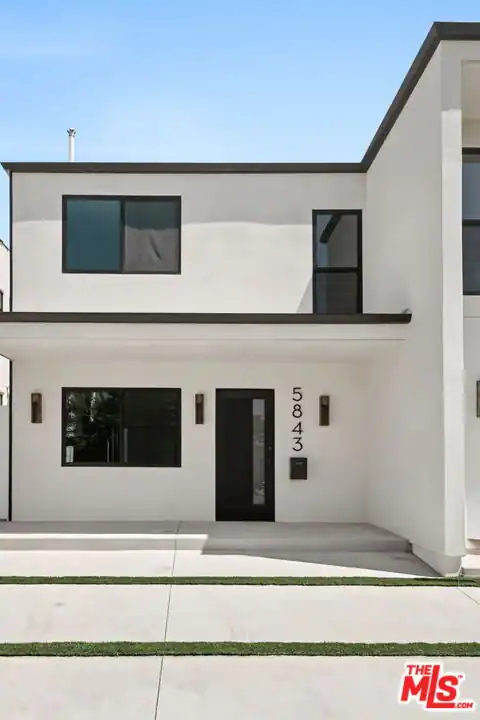 5843 Whitworth Dr, Los Angeles, CA 90019 — photo 21