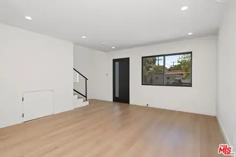 5843 Whitworth Dr, Los Angeles, CA 90019 — photo 25