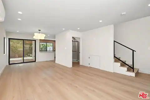 5843 Whitworth Dr, Los Angeles, CA 90019 — photo 26