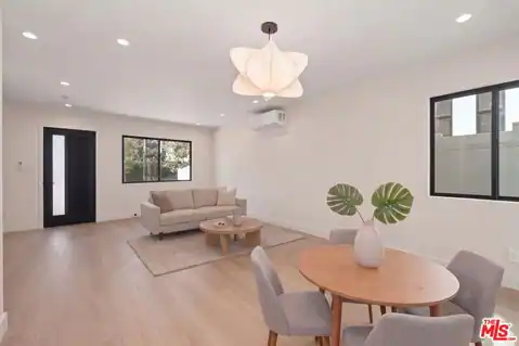 5843 Whitworth Dr, Los Angeles, CA 90019 — photo 5