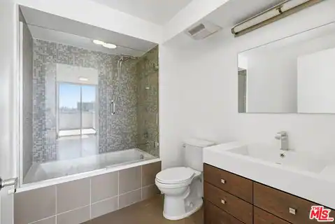 1912 Broadway #307, Santa Monica, CA 90404 — photo 20