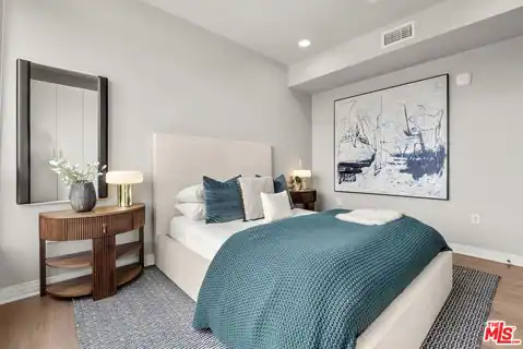 7428 Santa Monica Blvd #301, West Hollywood, CA 90046 — photo 17