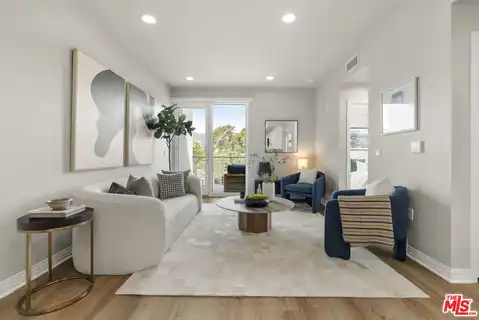 7428 Santa Monica Blvd #301, West Hollywood, CA 90046 — photo 3