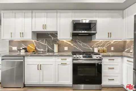 7428 Santa Monica Blvd #301, West Hollywood, CA 90046 — photo 5