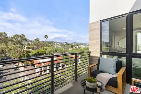 7428 Santa Monica Blvd #301, West Hollywood, CA 90046 — photo 8