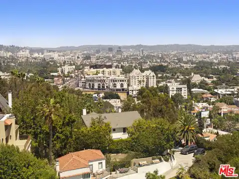 8430 Harold Way, Los Angeles, CA 90069 — photo 2