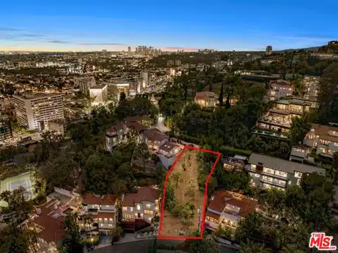 8430 Harold Way, Los Angeles, CA 90069 — photo 23