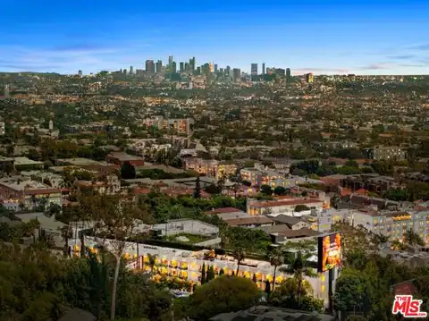 8430 Harold Way, Los Angeles, CA 90069 — photo 25
