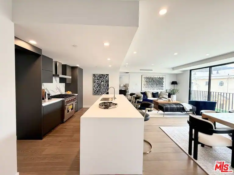 1017 N Croft Ave #203, Los Angeles, CA 90069