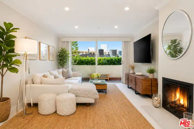 125 Montana Ave #204, Santa Monica, CA 90403