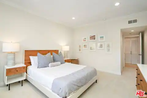125 Montana Ave #204, Santa Monica, CA 90403 — photo 13