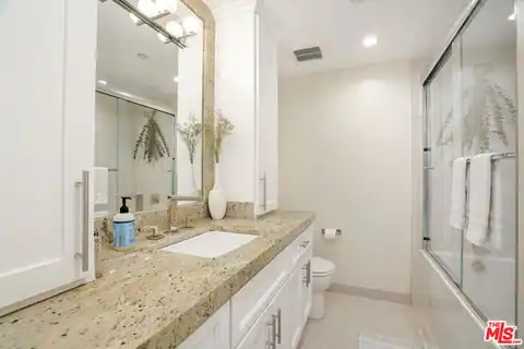 125 Montana Ave #204, Santa Monica, CA 90403 — photo 15