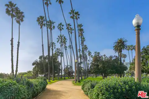 125 Montana Ave #204, Santa Monica, CA 90403 — photo 3