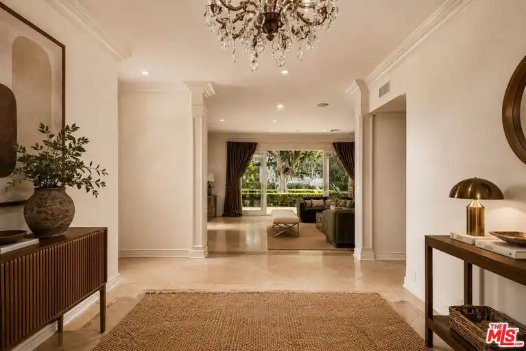 1915 Loma Vista Dr, Beverly Hills, CA 90210
