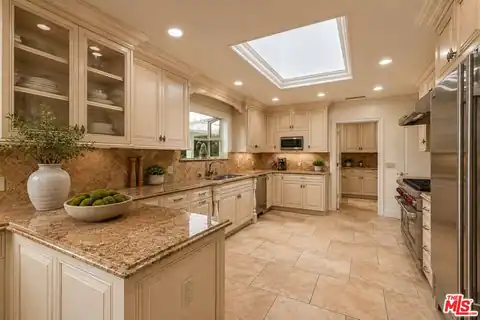 1915 Loma Vista Dr, Beverly Hills, CA 90210 — photo 6