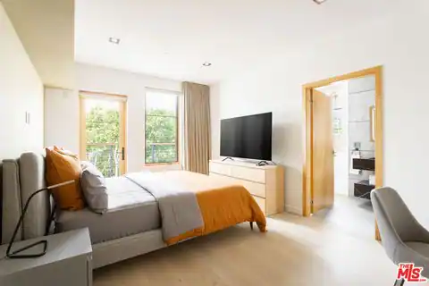 547 N Sweetzer Ave #PH 303, West Hollywood, CA 90048 — photo 11