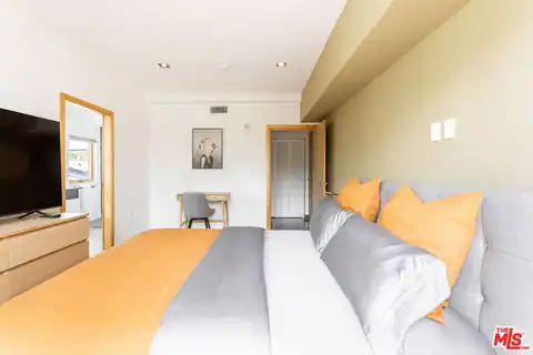547 N Sweetzer Ave #PH 303, West Hollywood, CA 90048 — photo 12