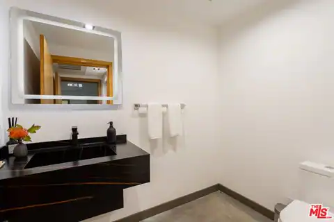 547 N Sweetzer Ave #PH 303, West Hollywood, CA 90048 — photo 15