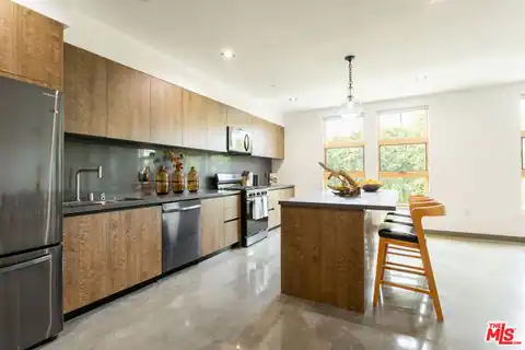 547 N Sweetzer Ave #PH 303, West Hollywood, CA 90048 — photo 4