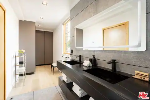 547 N Sweetzer Ave #PH 303, West Hollywood, CA 90048 — photo 9