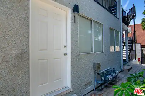 231 E Hyde Park Blvd, Inglewood, CA 90302 — photo 3
