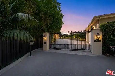 1457 Claridge Dr, Beverly Hills, CA 90210 — photo 2