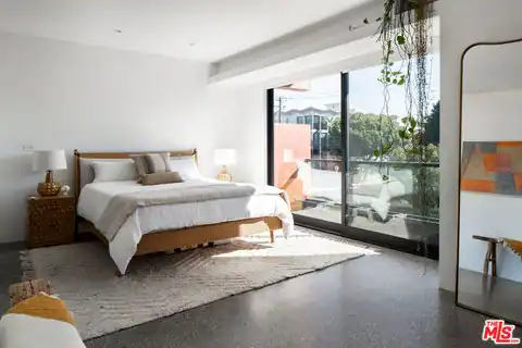 1329 California Ave #102, Santa Monica, CA 90403 — photo 19