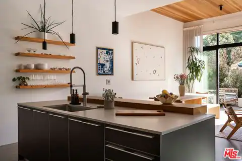 1329 California Ave #102, Santa Monica, CA 90403 — photo 9
